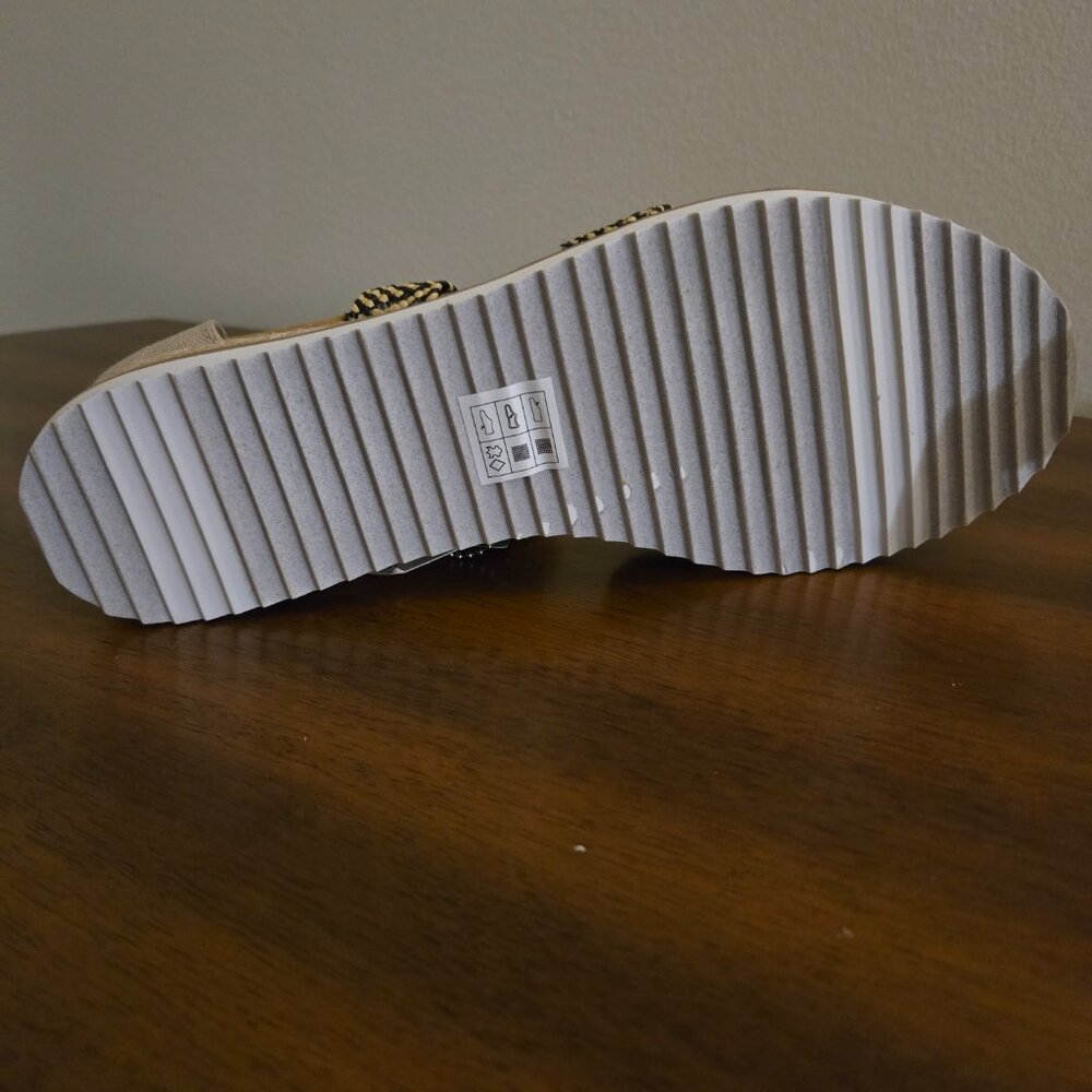 Sandals - Picture 2 of 6